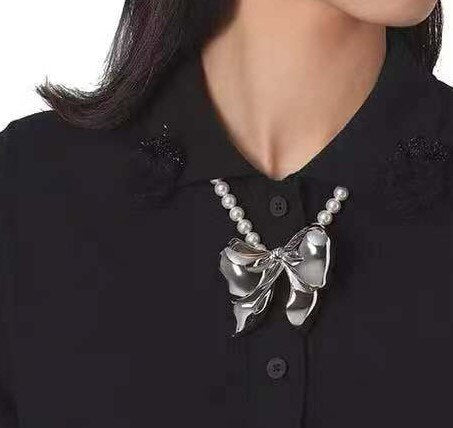 Silver Bow Necklace