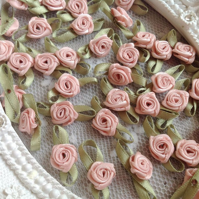 100 Piece Mini Rose Set